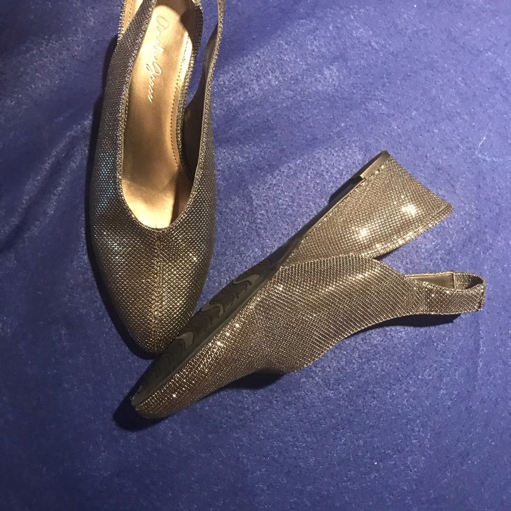 Shoes - Picture 2 of 6
